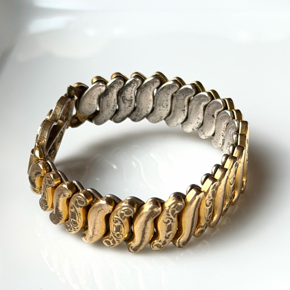 WWII Gold Tone Sweetheart Filigree Heart Expansion Bracelet XS 4.5” by Co-Star - Picture 6 of 16